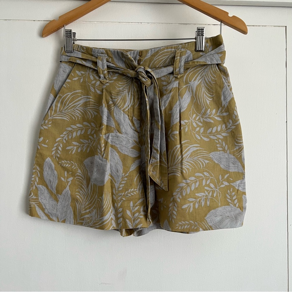 Sezane Olive and Gray Patterned Women Shorts